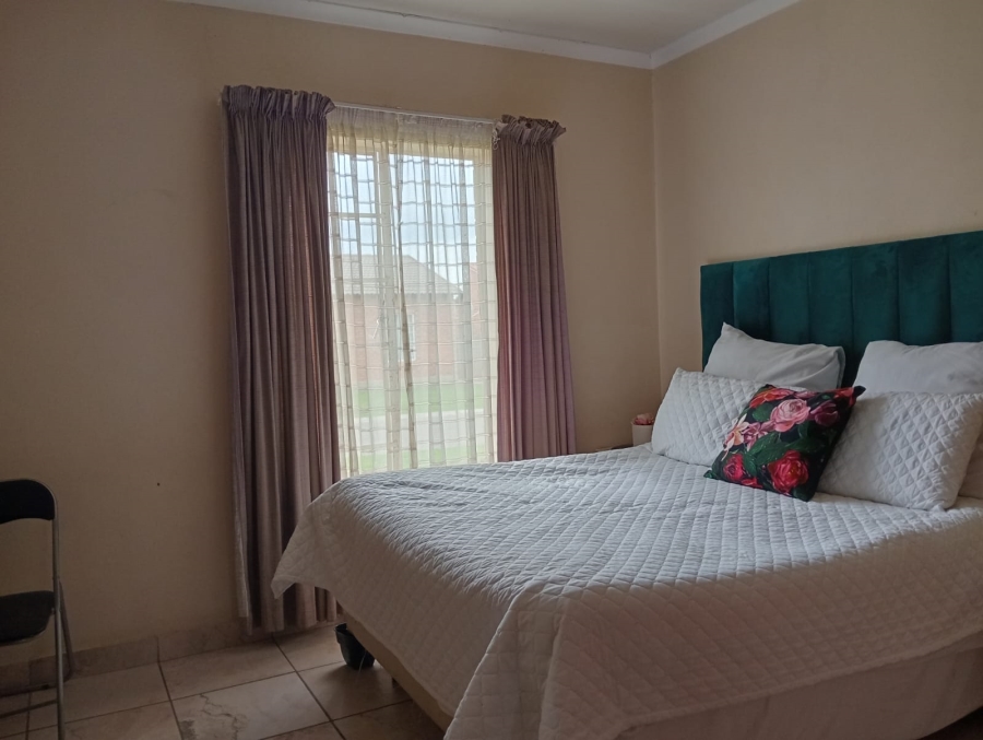 To Let 3 Bedroom Property for Rent in Waterval East North West